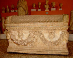 dsc06009-uitsnede-sarcofaag-grieks-kreta.jpg