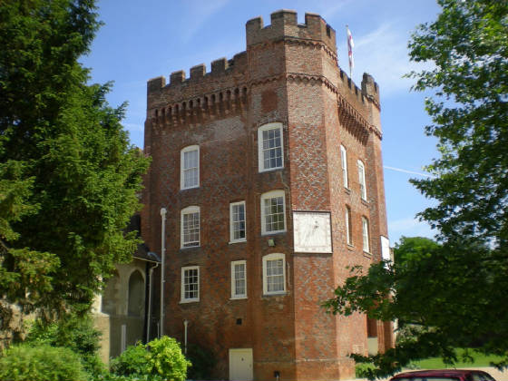 farnhamcastletower.jpg