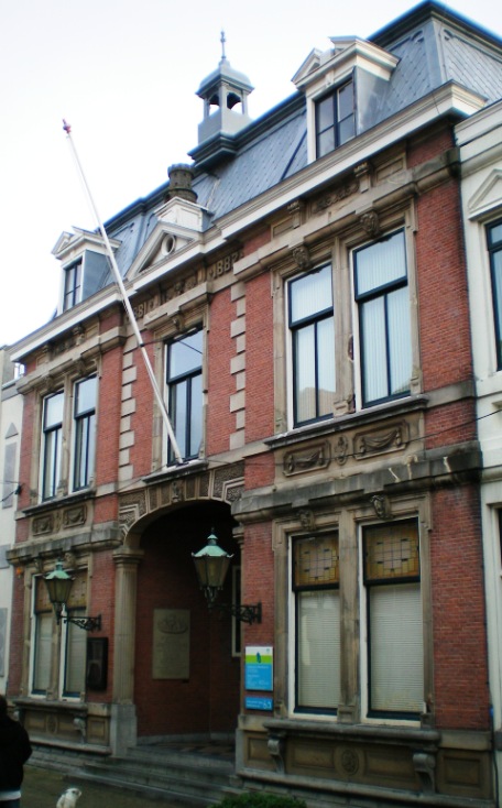 100_0025voorburg-pand1881-kl.jpg