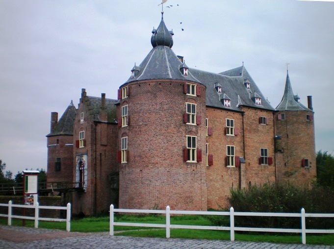 ammersoyen100_0069-kasteel-kl.jpg