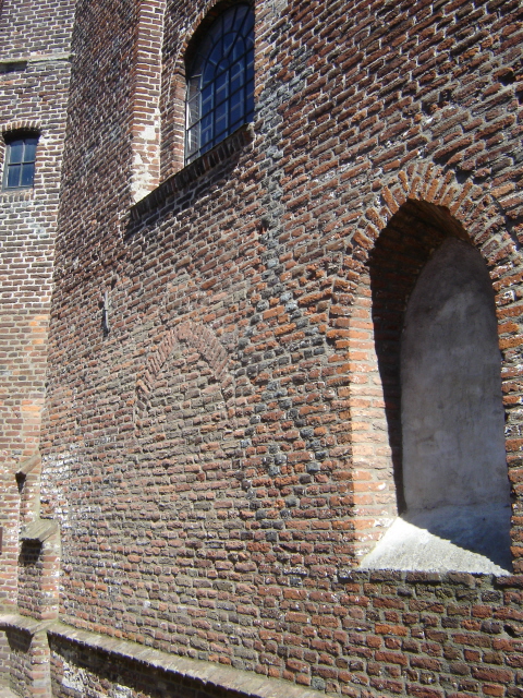 dsc08706grave.jpg