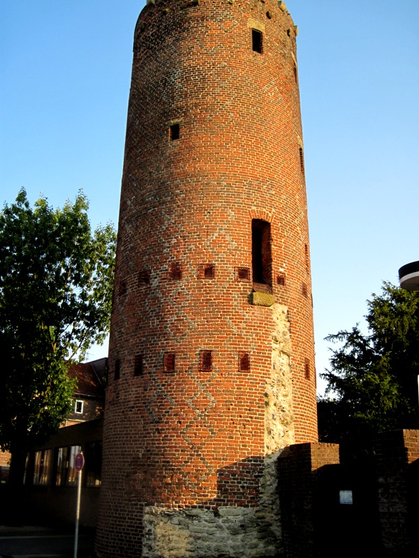 duitsland2009-082borken-kl-windmuhlenturm.jpg