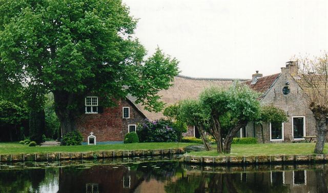 hoogmade-boerderij-kromme-does01-mei2002.jpg